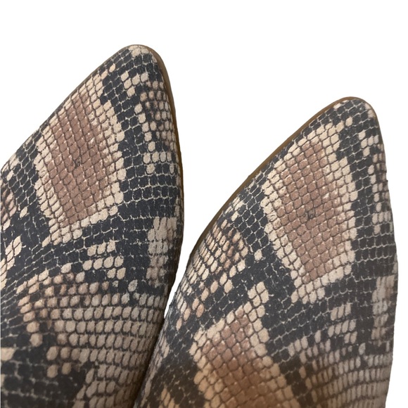 Lucky Brand Reptile Print Booties- Only worn once- Sz 9.5- Perfect Condition! - Picture 4 of 7